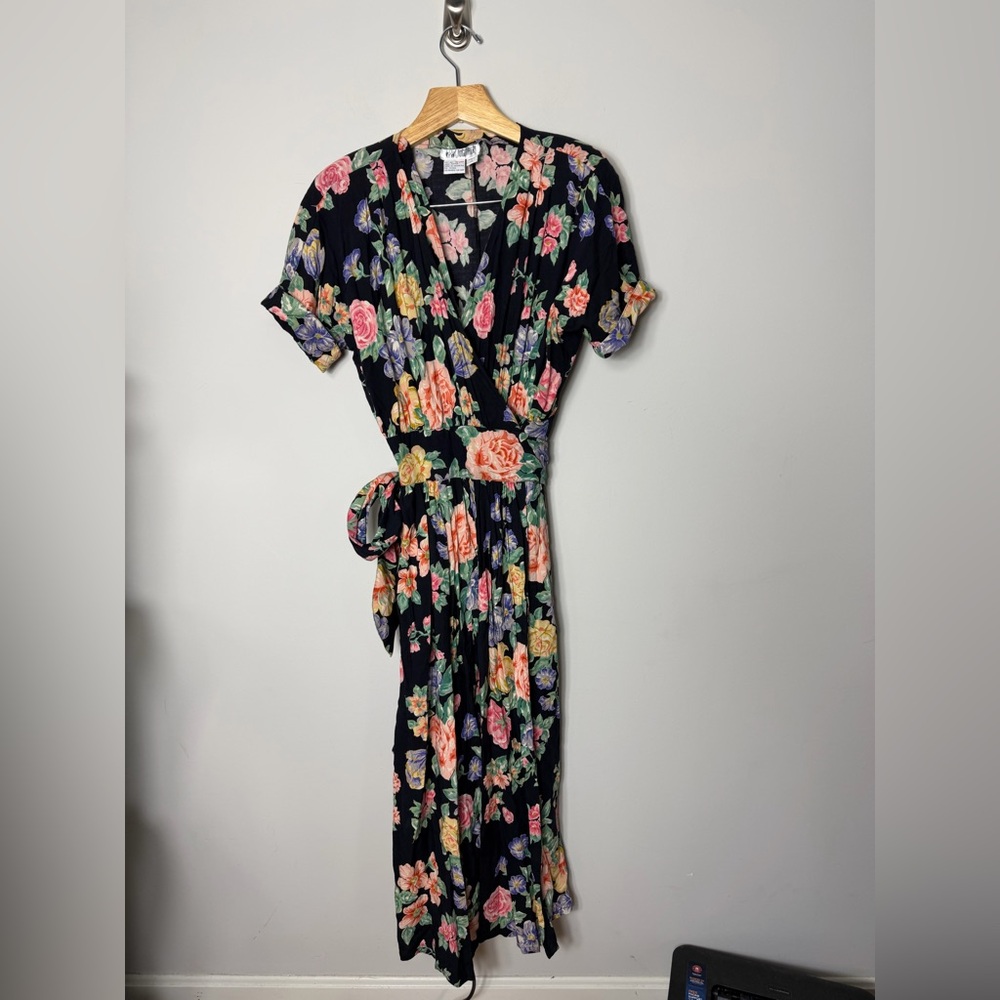 Vintage Floral Black Short Sleeve Wrap Dress Size 12 Tall - Picture 2 of 9